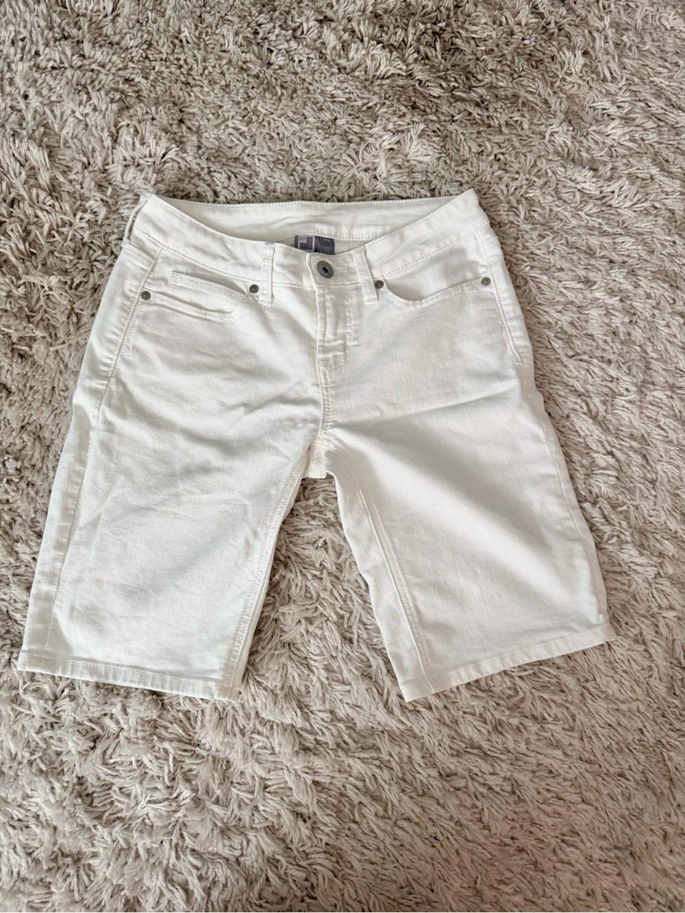 JCP White Stretch Bermuda Shorts Size 27/4 | Stretchy Denim